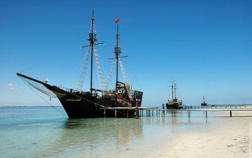 l'ile des flamands Rose à djerba tunisie bateau pirate