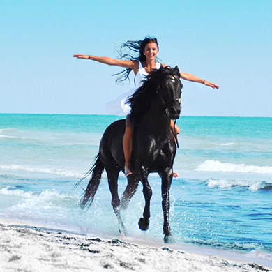 Balade à cheval pour admirer les paysages de Djerba la douce en toute tranquillité