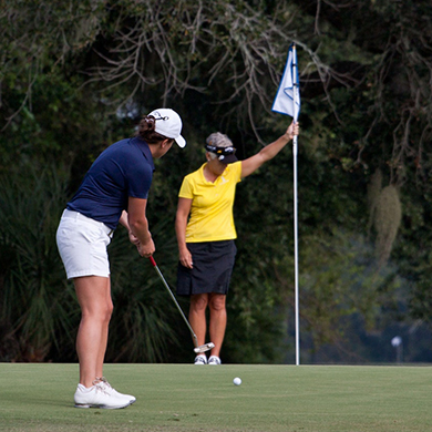 Profitez d'un parcours de golf inoubliable à Djerba pour les amateurs de ce sport. Jouez sur des terrains de golf exceptionnels tout en admirant les paysages magnifiques de l'île. Découvrez des installations de qualité et des équipements de pointe pour une expérience de golf inoubliable.