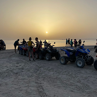 djerba balde en quad et buggy avec le couchet de soleil tunisie ras rmal