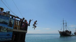 plongé de bateau la reine djerba