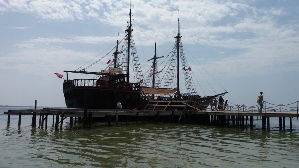 bateau pirate djerba